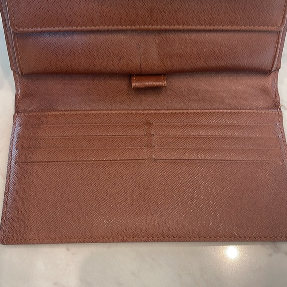 Louis Vuitton Monogram Wallet - Picture 5 of 16